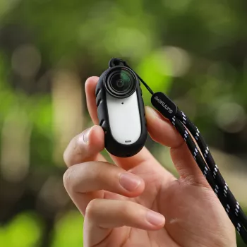 SUNNYLIFE Silikon-Schutzhülle mit Objektivdeckel für Insta360 Go 3s - Schwarz