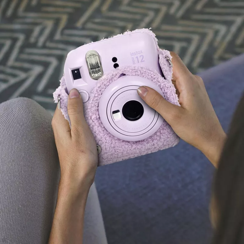 LOVEINSTANT Plush Kitten Case für Fujifilm Instax Mini 12 - Lila