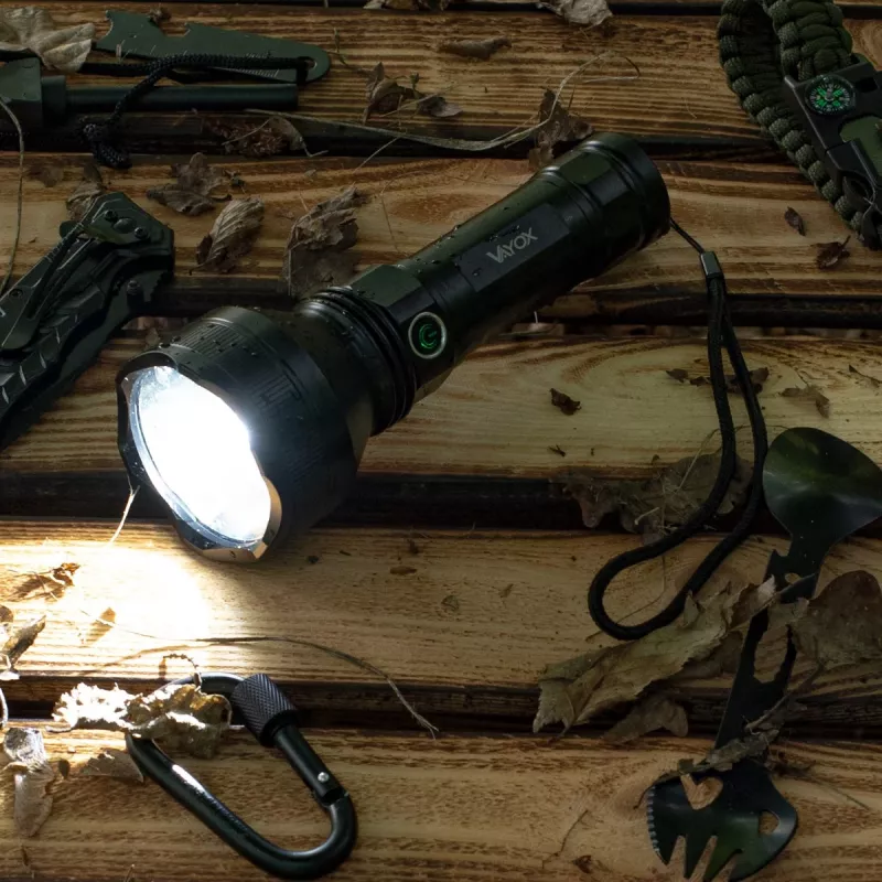 VAYOX VA0109 taktische Akku-Taschenlampe, 1900 lm, 20 W, 5000 mAh, USB-C, IPX5