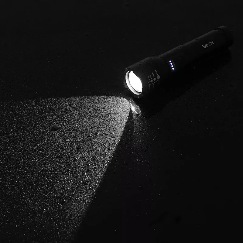 Vayox VA0180 wiederaufladbare Taschenlampe, 800 lm, 20 W LED