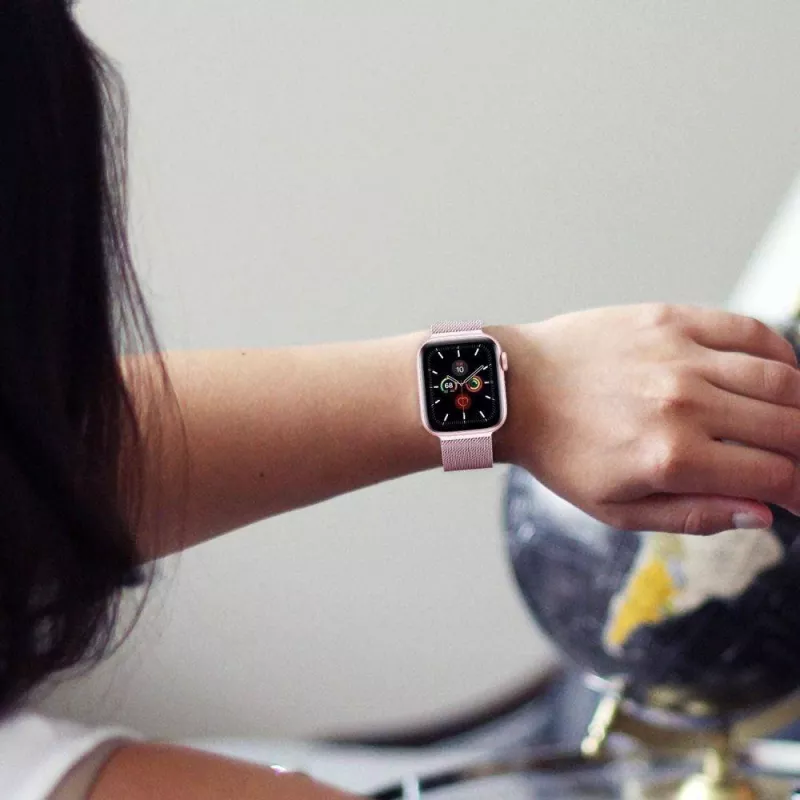 Tech-Protect Milanese Loop Armband für Apple Watch 8 / 9 / 10 / 11 / SE (40 / 41 / 42 mm) Schwarz