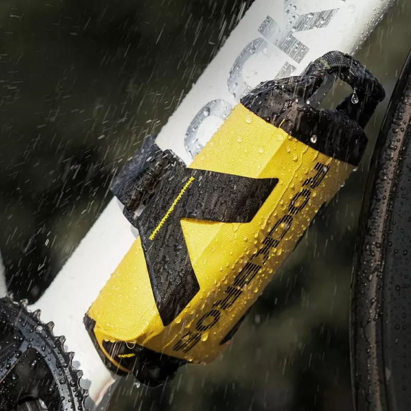 Rockbros AS-161 wasserdichte Rahmentasche für das Unterrohr, 1 L, gelb