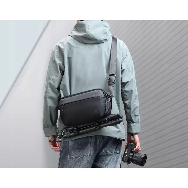 Ulanzi PB038 Travel Sling Bag V2 - Schwarz, 7L, wasserabweisend