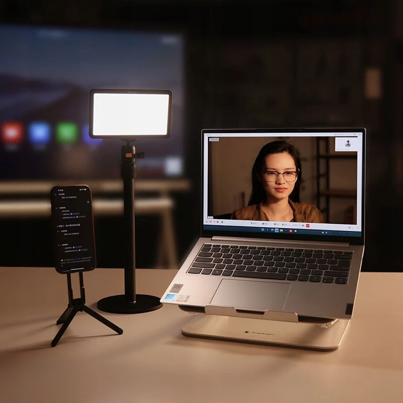 ULANZI K6500 9W RGB LED Video Fill Light mit Magnetbefestigung, Bluetooth App-Steuerung, OLED-Display