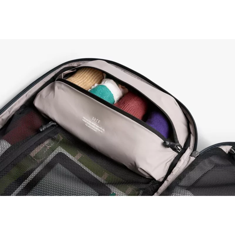 Bellroy Lite Travel Pack - 30L Reiserucksack mit Laptopfach (Ash)