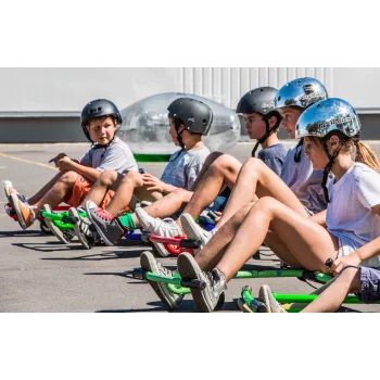 EzyRoller Classic Fußbetriebenes Go-Kart für Kinder 3-12 Jahre Rot