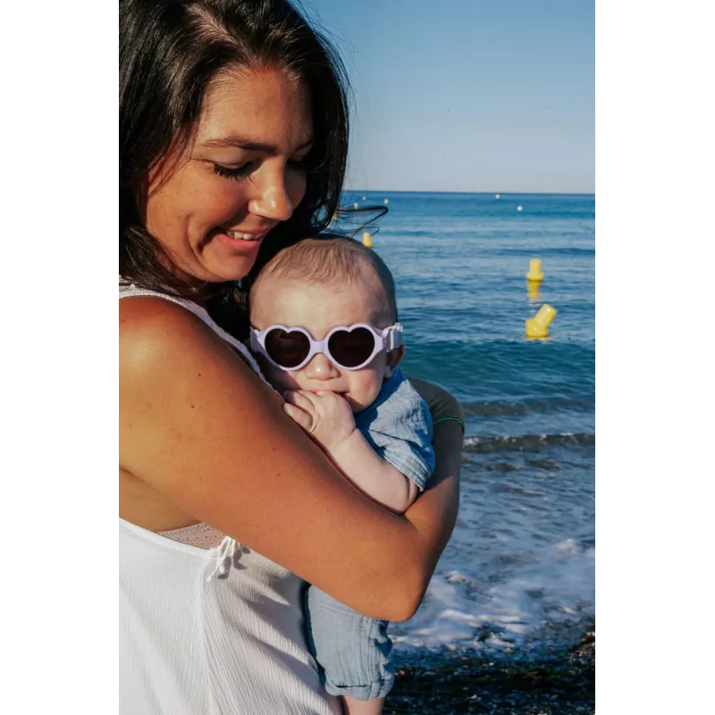 Beaba Baby Heart Baby-Sonnenbrille mit elastischem Band 0-9 Monate Flieder