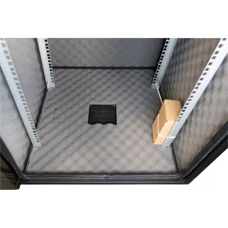 EFB Elektronik OFF-1866TS.V1RW-AK Netzwerkschrank, 18 HE, 19 Zoll, 600x600 mm, Jet Black RAL 9005, akustisch gedämmt