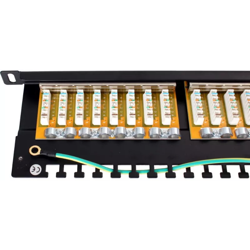 GETFORT PGF-6FTP24-B8 FTP Cat.6 24-Port Patch Panel 0.5U Schwarz