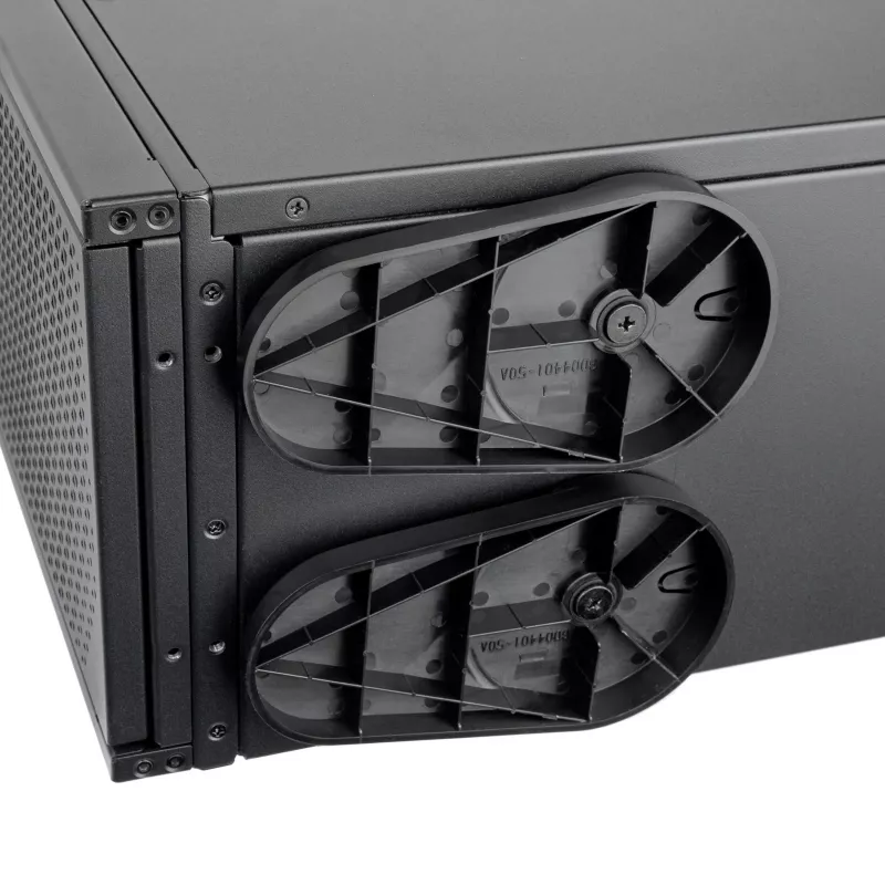 SilverStone RAC-CF4-440 4-Kanal-Lüftersteuerung, 5,25-Zoll-Schacht, 30W pro Kanal, Schwarz
