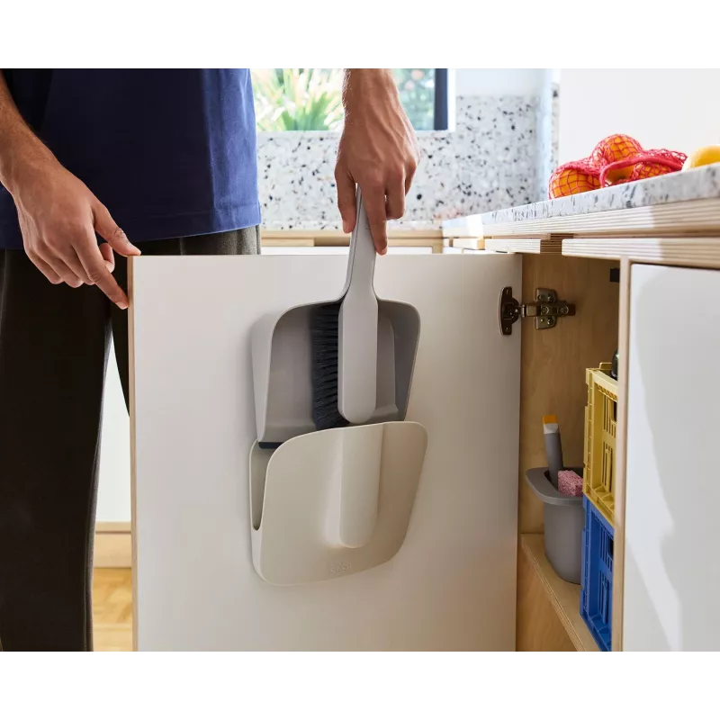 Joseph Joseph CleanTech Wandhalterung Kehrset mit Schaufel und Besen