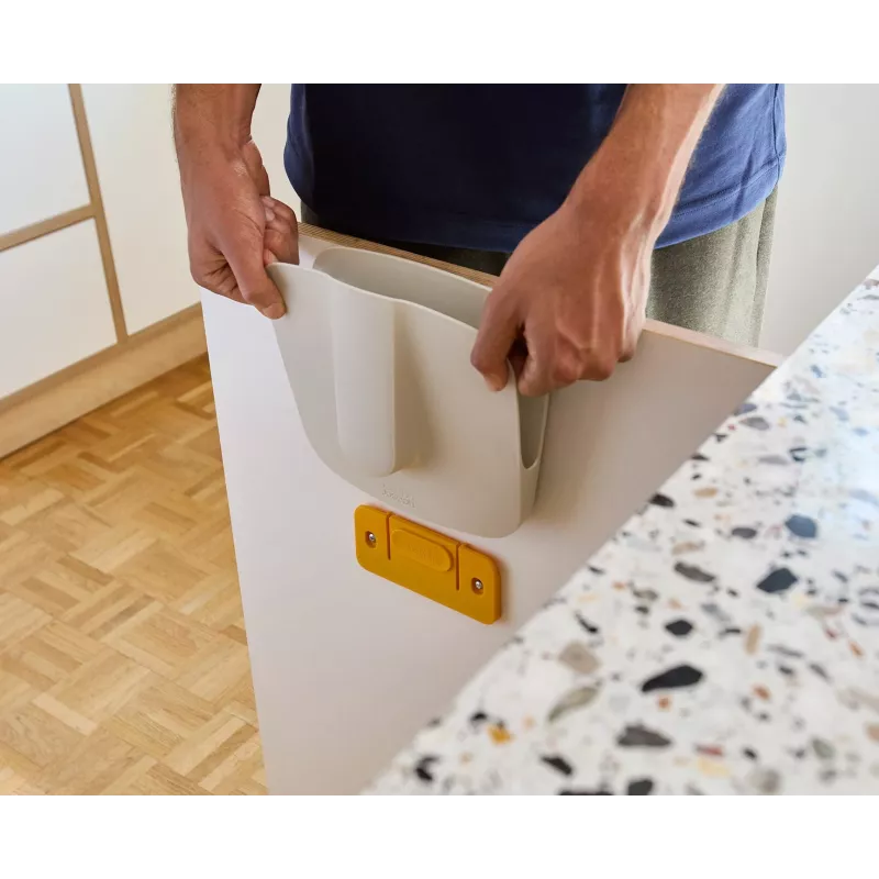 Joseph Joseph CleanTech Wandhalterung Kehrset mit Schaufel und Besen