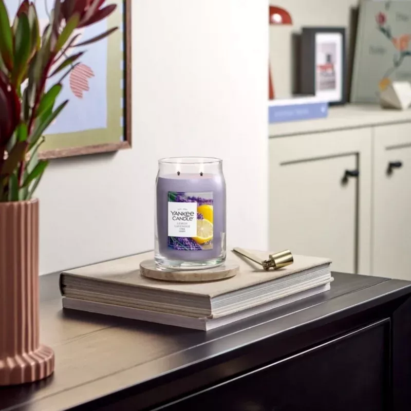 Yankee Candle Signature Lemon Lavender Duftkerze im großen Glas 567g