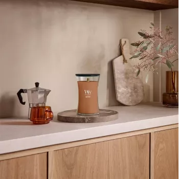 WoodWick Radiant Amber 609,5g Duftkerze mit Holzdocht, bis zu 180 Stunden Brenndauer, Sanduhr-Glasgefäß