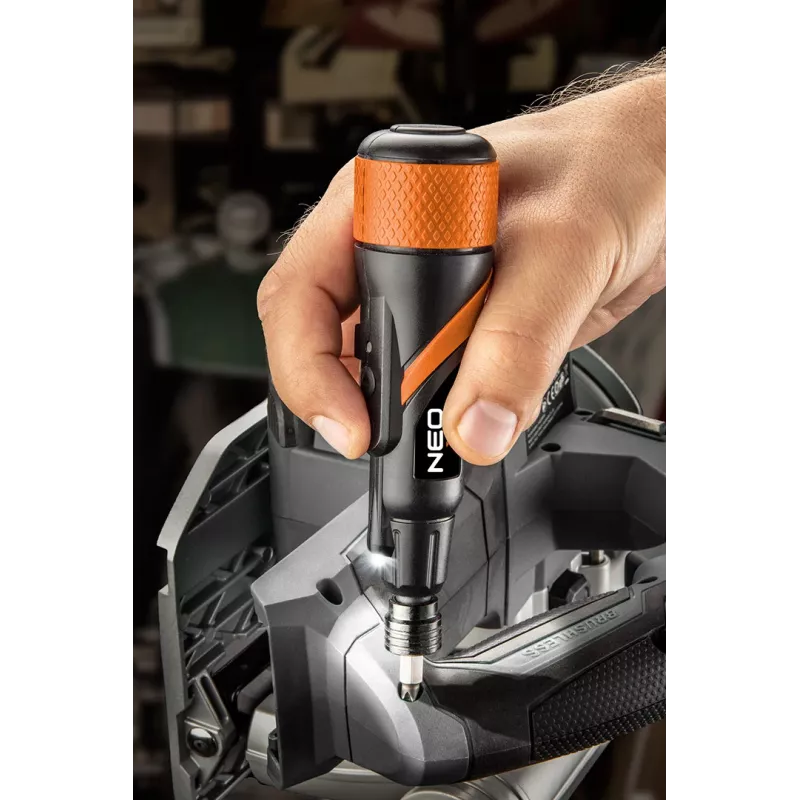 NEO TOOLS 04-200 USB-C 3,6 V Akku-Schraubendreher mit 10 Bits und Kunststoffkoffer