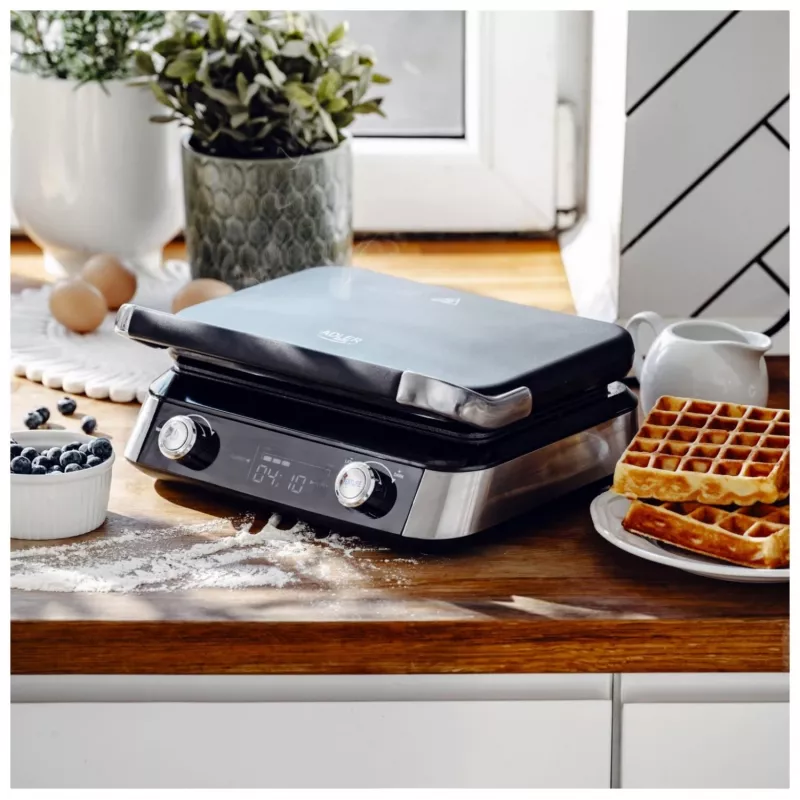 Adler AD 3084 Waffeleisen, 2400 W, Schwarz/Silber
