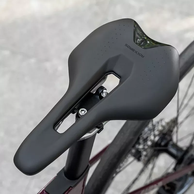 ROCKBROS RK145 Sport Anatomischer Fahrradsattel mit zentraler Aussparung, Schwarz
