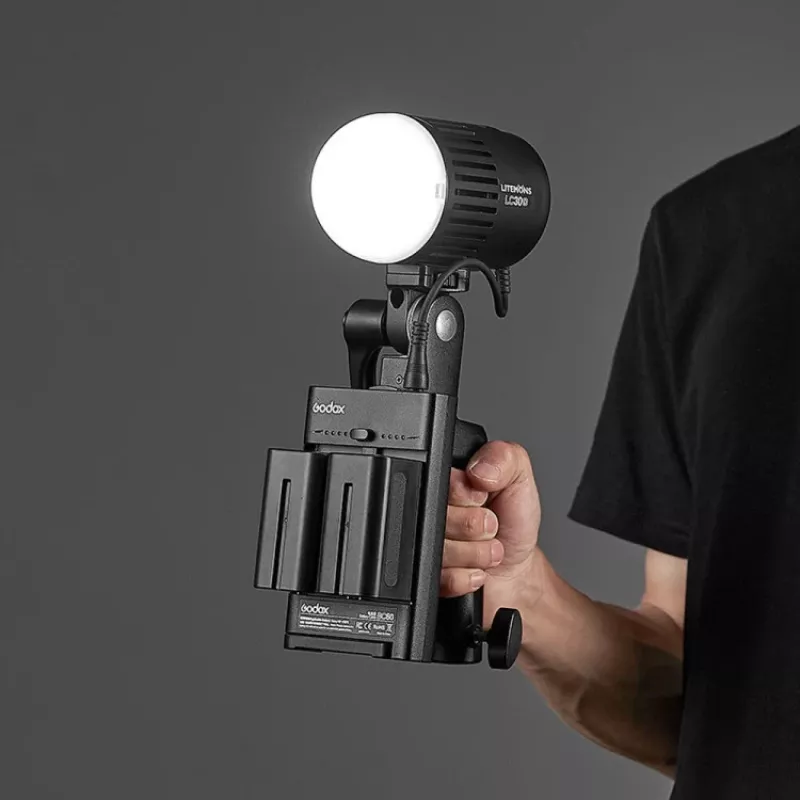 Godox ML-AK Zubehörset für ML-Serie LED-Leuchten (Diffusorkuppel, Silikondiffusor, Mini-Reflektor, Wabenraster, Farbfilter)
