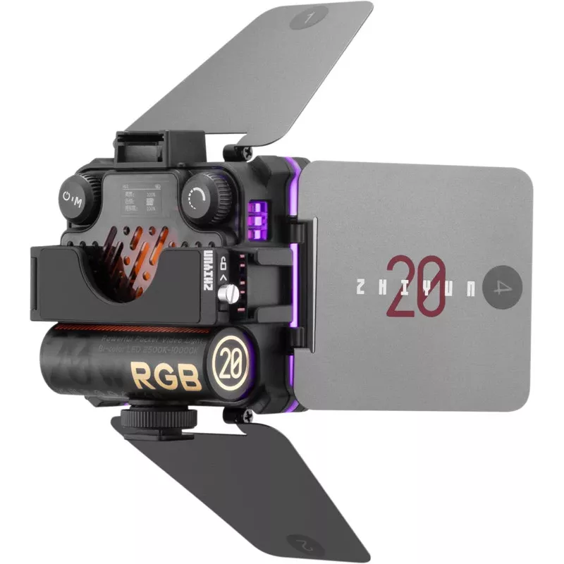 Zhiyun M20C COMBO RGB LED-Fülllicht mit Magnetbefestigung, 20W, 2700K-6500K, CRI≥95, OLED-Display, Bluetooth-App-Steuerung, Mini-Stativ, Diffusor, Grid, Aufbewahrungstasche