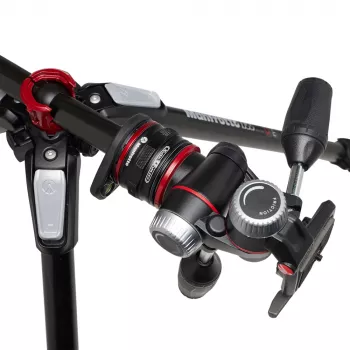Manfrotto MK055CXPRO33WQR Carbonfaser-Stativ mit 3 Beinabschnitten und XPRO 3-Wege-Neiger