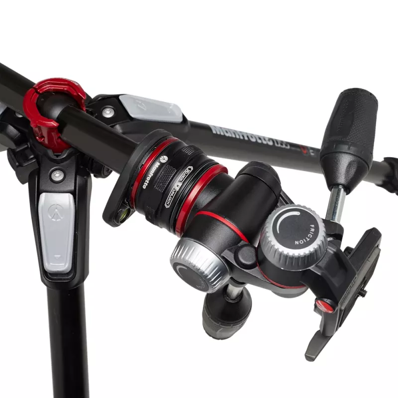 Manfrotto MK055CXPRO33WQR Carbonfaser-Stativ mit 3 Beinabschnitten und XPRO 3-Wege-Neiger