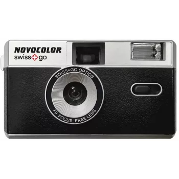Swiss+Go Novocolor 35mm Analogkamera-Set mit Blitz, Tasche, Trageriemen und Kodak-Film (SWI401608)