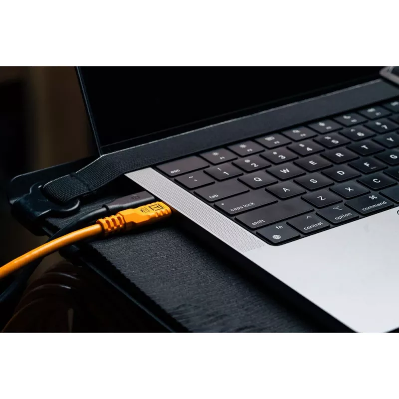 Tether Tools TetherPro Optima 10G USB-C-auf-USB-C-Winkelkabel, 1.8 m, Orange (CUC06RTG2-ORG)