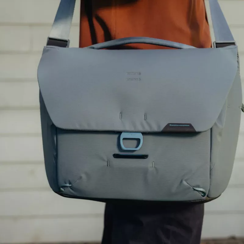 Peak Design Everyday Messenger V2 Umhängetasche, 13L, ocean (BEDM-13-DS-3)