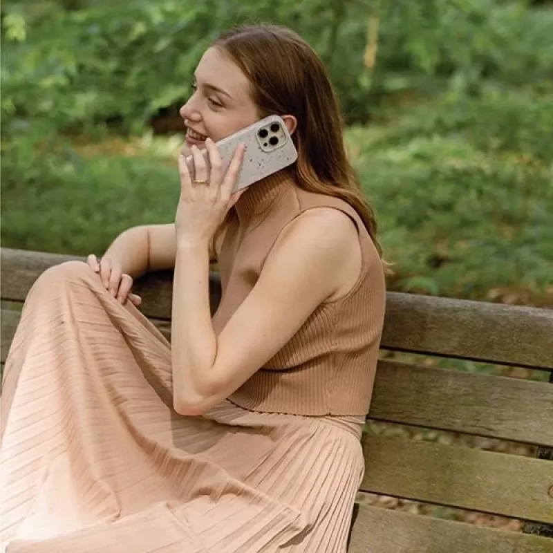 UNIQ Coehl Terrazzo Hülle für iPhone 14 Pro Max, Sandstein
