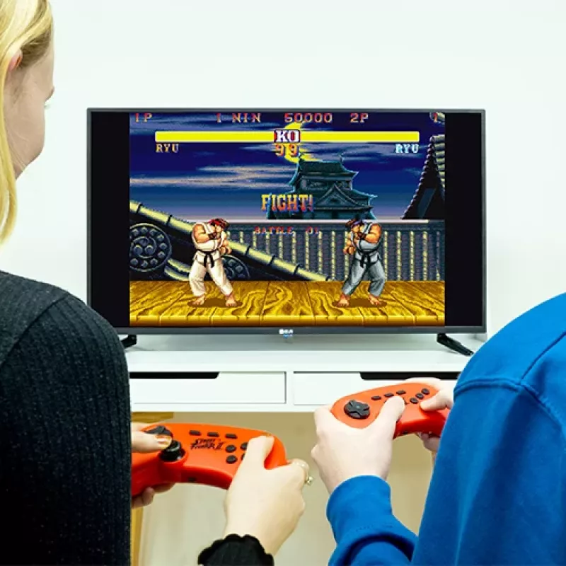 FIZZ CREATIONS Street Fighter II Duel Retro-Arcade-Konsole mit 621 Spielen, HDMI/AV, 2 Controllern