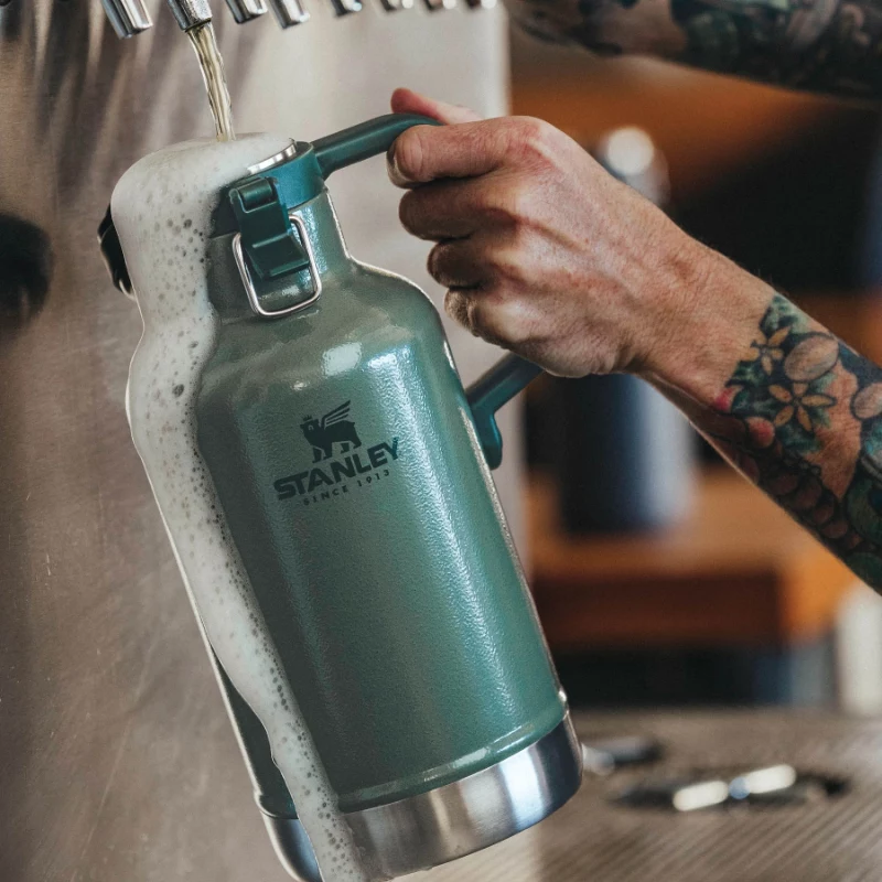 STANLEY Easy-Pour Growler Classic Bierkanne 1,9L Grün