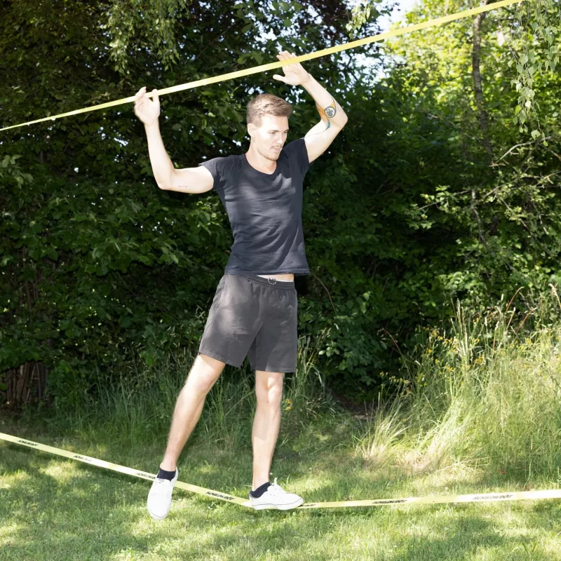 SCHILDKRÖT Slackline-Set 15 m gelb, 50 mm breit mit Ratschenspannung – Balance-Trainingskit 970701