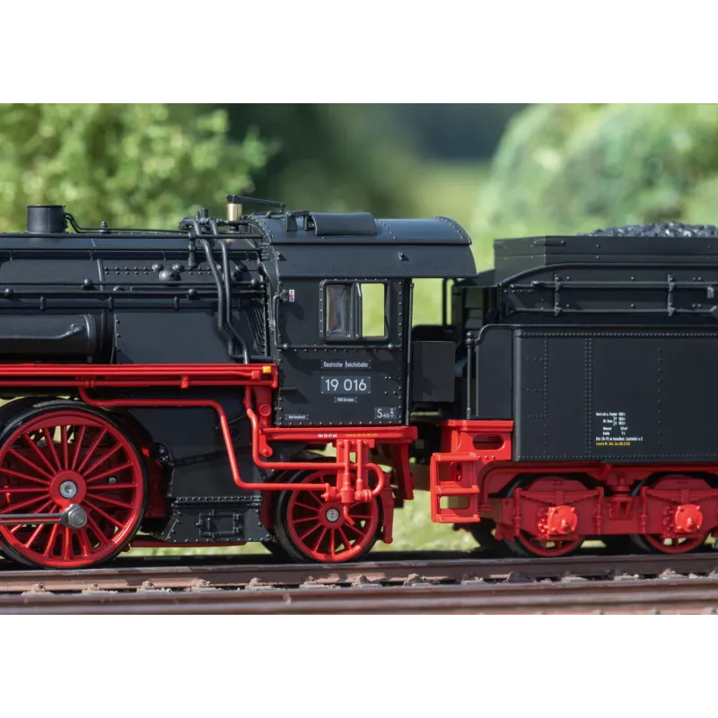 Märklin 038190 H0 Dampflokomotive Baureihe 19 016 DR/DDR