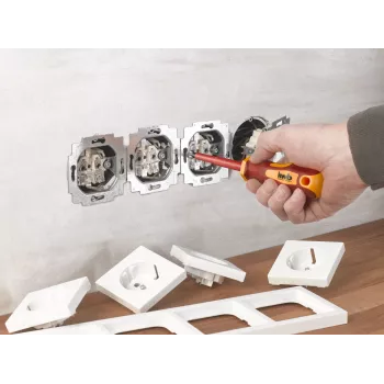 KWB 7-teiliges Schraubendreher-Set mit Spannungsprüfer, Chrom-Vanadium-Stahl, magnetische Spitzen, ergonomischer 2-Komponenten-Griff 140870