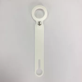 CYOO Apple AirTag Silikon Schutzhülle mit Schlüsselanhänger - Weiß (CY122409)