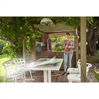 Black & Decker 18V Akku-Hochdruckreiniger 24 Bar mit 2,0Ah Akku und Ladegerät (BCPC18D1-QW)