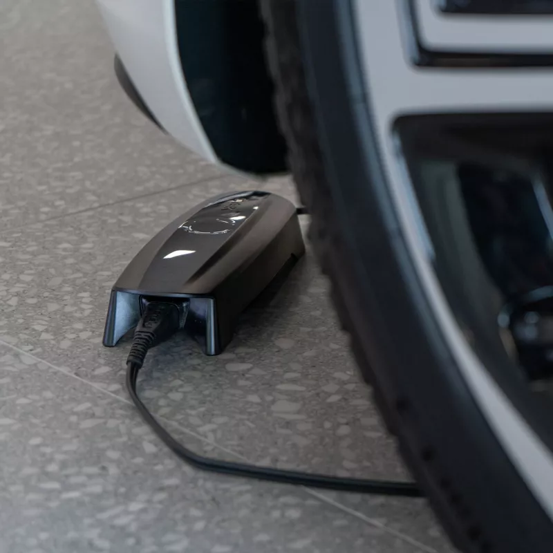 CTEK CS ONE Gen.2 40-701 12V 8A intelligentes Batterieladegerät mit WLAN und Bluetooth