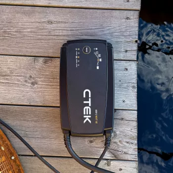 CTEK NXT 15 40-725 Intelligentes Batterieladegerät 15A 12V für Blei-Säure- und Lithium-Batterien