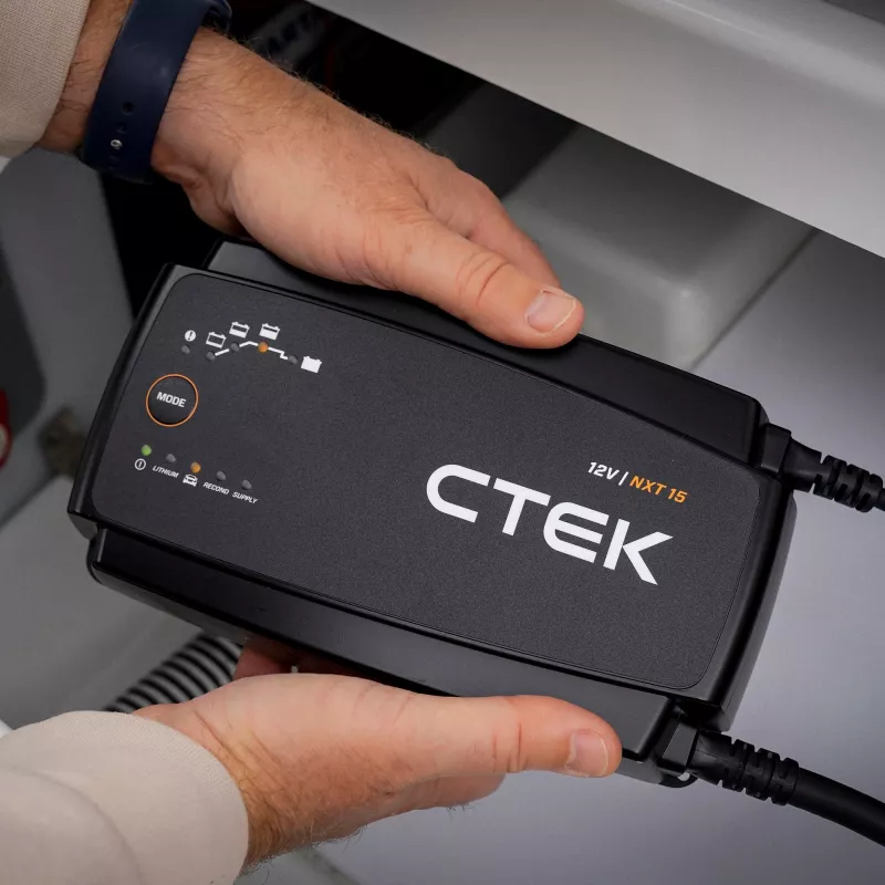 CTEK NXT 15 40-725 Intelligentes Batterieladegerät 15A 12V für Blei-Säure- und Lithium-Batterien