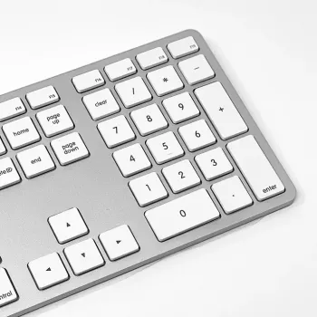 Matias Kabelgebundene USB-C Tastatur für Mac – Silber – U.S. Version (FK316CS)