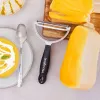 Microplane Peeler XL Schälmesser mit chirurgischem Edelstahlmesser, ergonomischem Soft-Touch-Griff, integriertem Kartoffelaugenentferner, Schwarz