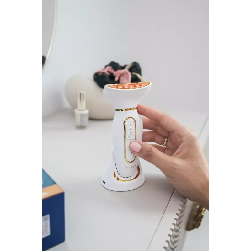 Innogio Gioperfect Gesichts- und Nackenmassagegerät mit Lifting- und EMS-Funktion GIO-735