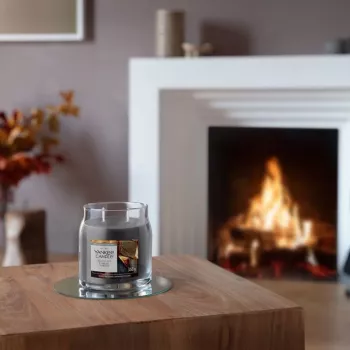 Yankee Candle Crackling Embers Kerze, mittel