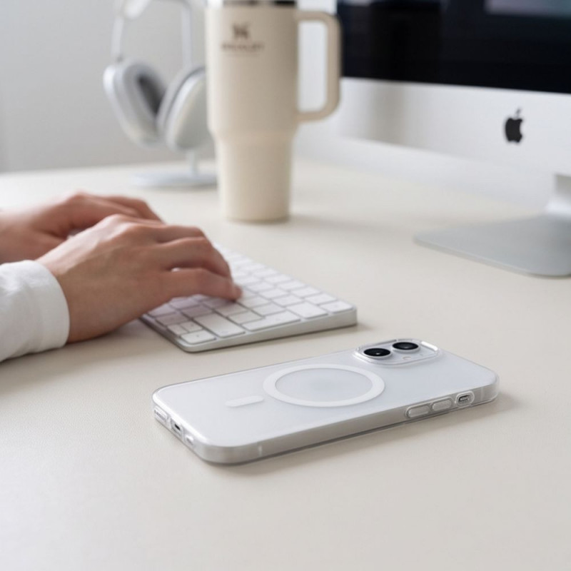 Tech-Protect MagZero MagSafe Hülle für Apple iPhone 17, mattweiß