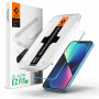 Spigen GLAS.tR EZ Fit gehärtetes Glas für Apple iPhone 13 / 13 Pro / 14 / 16e / 17e, transparent