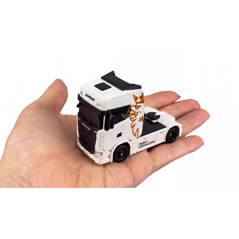 Amewi Mini-Scania 730 S mit Kofferanhänger 1:64 RTR, weiß (22784)