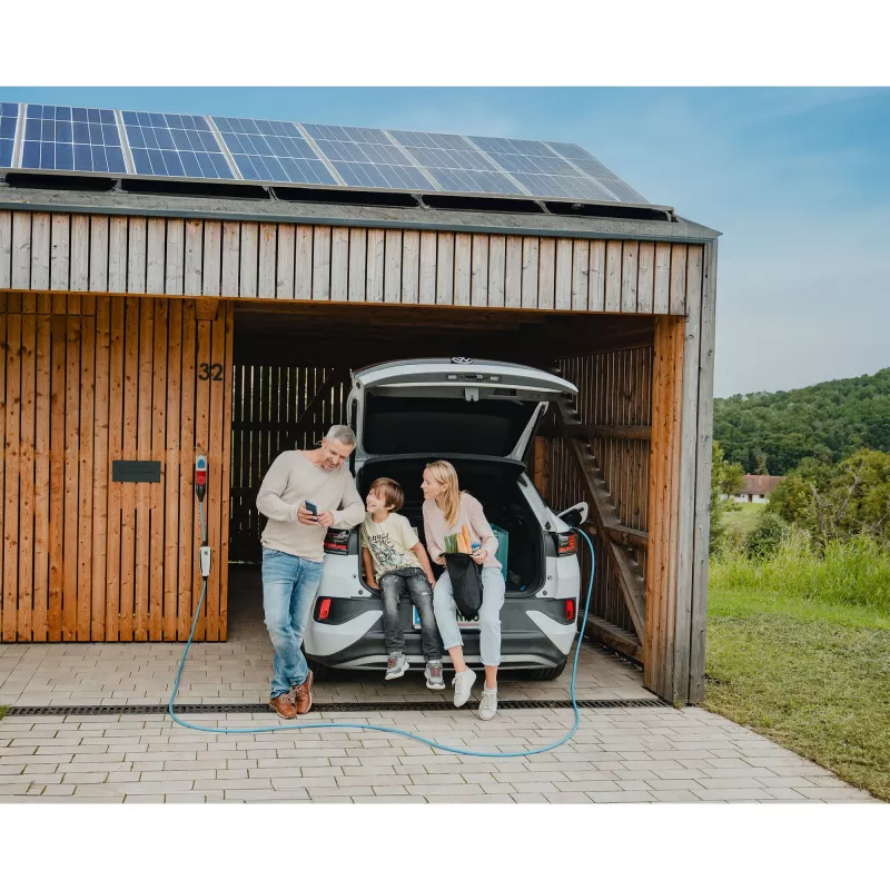 NRGkick Mobile Wallbox 16A 5m Pure for PV Charging (Weiß, 11 kW, 5 Meter Kabel, WLAN + Bluetooth)